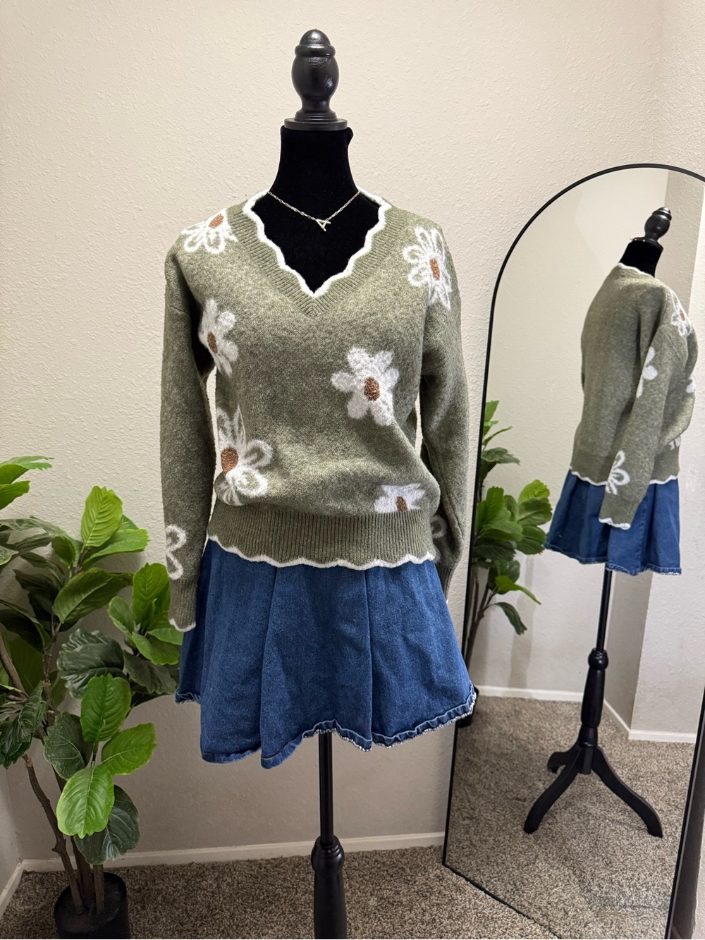 SHEIN Olive Green V-Neck Daisy Knit Sweater
